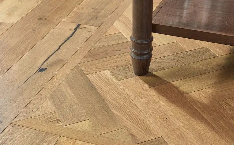 2 different wood floors side by side